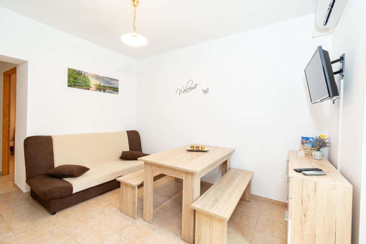Apartmani AJP Posedarje Bagian luar foto
